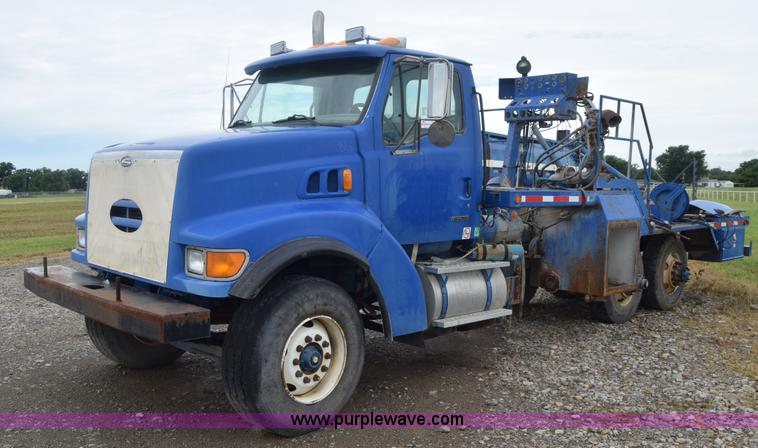 image for item J6585 2000 Sterling L8500 pump truck