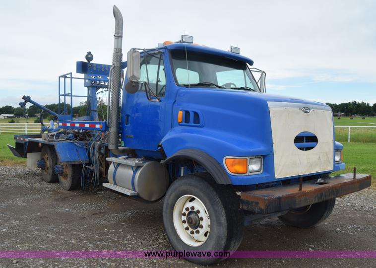 image for item J6585 2000 Sterling L8500 pump truck