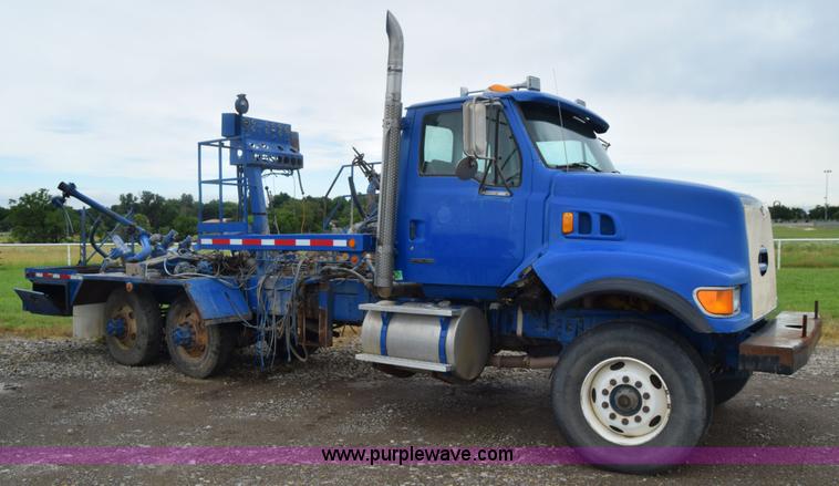 image for item J6585 2000 Sterling L8500 pump truck