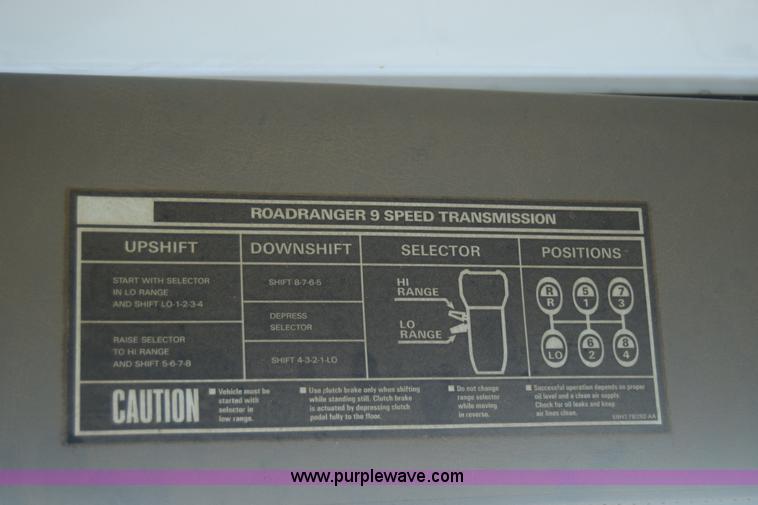 image for item J6585 2000 Sterling L8500 pump truck