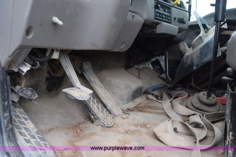 image for item J6585 2000 Sterling L8500 pump truck