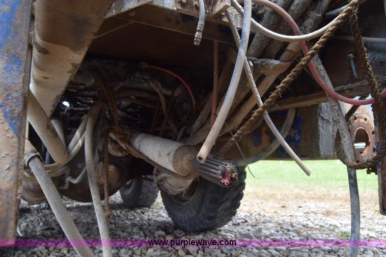 image for item J6585 2000 Sterling L8500 pump truck