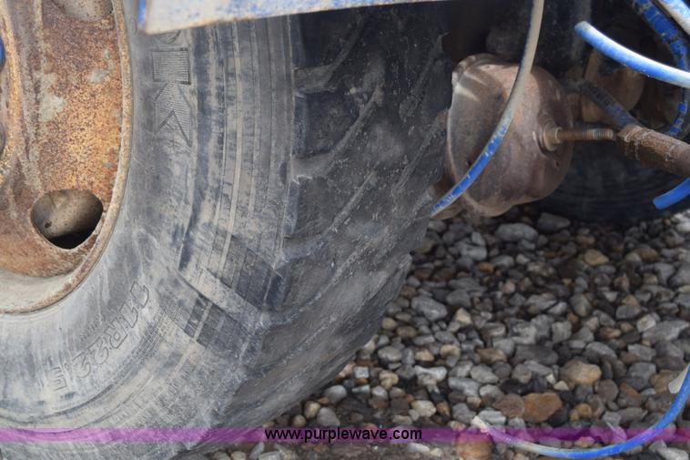 image for item J6585 2000 Sterling L8500 pump truck