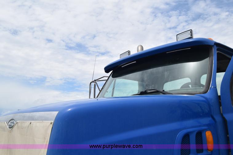 image for item J6585 2000 Sterling L8500 pump truck