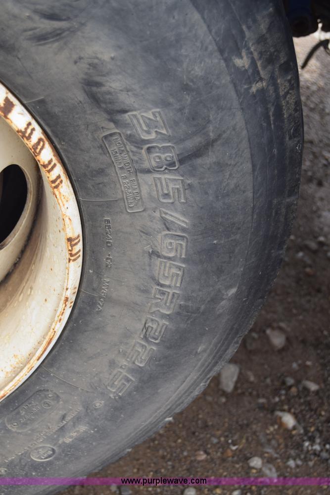 image for item J6585 2000 Sterling L8500 pump truck