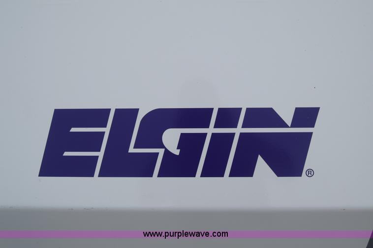 image for item J6681 2004 Elgin Pelican street sweeper