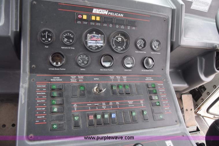 image for item J6681 2004 Elgin Pelican street sweeper