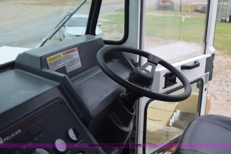 image for item J6681 2004 Elgin Pelican street sweeper