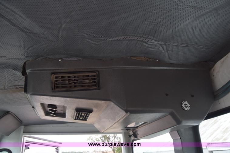 image for item J6681 2004 Elgin Pelican street sweeper