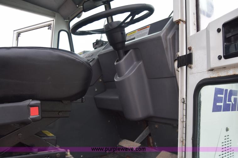 image for item J6681 2004 Elgin Pelican street sweeper