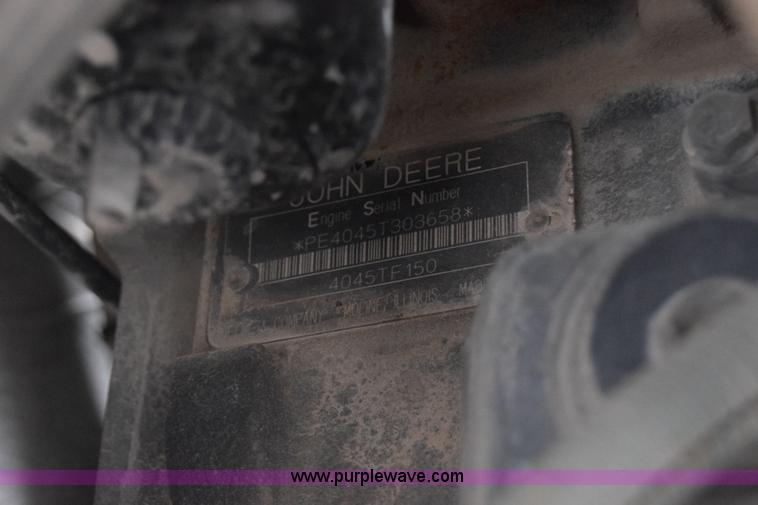 image for item J6681 2004 Elgin Pelican street sweeper