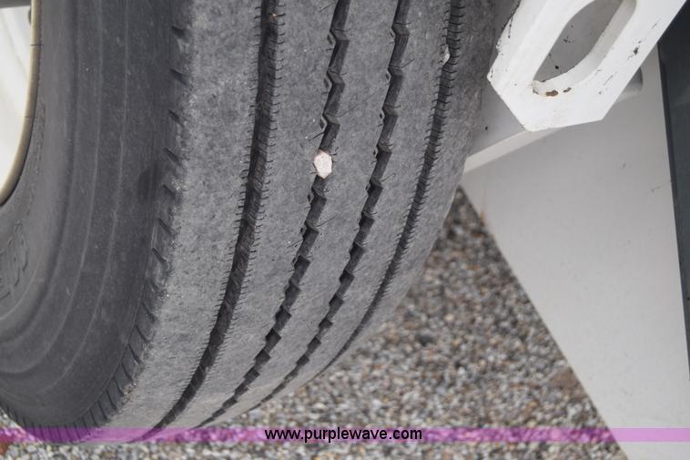 image for item J6681 2004 Elgin Pelican street sweeper