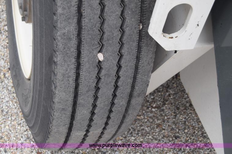 image for item J6681 2004 Elgin Pelican street sweeper