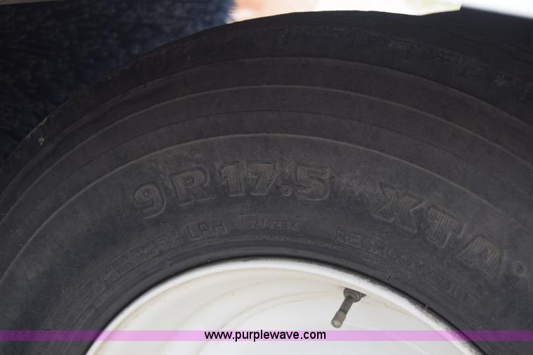 image for item J6681 2004 Elgin Pelican street sweeper