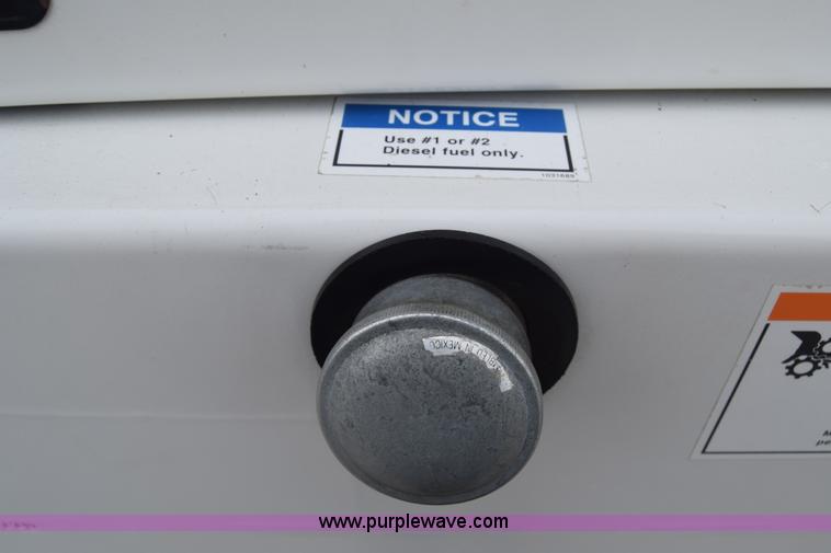 image for item J6681 2004 Elgin Pelican street sweeper