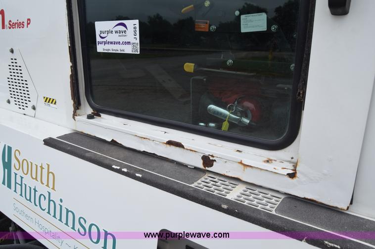 image for item J6681 2004 Elgin Pelican street sweeper