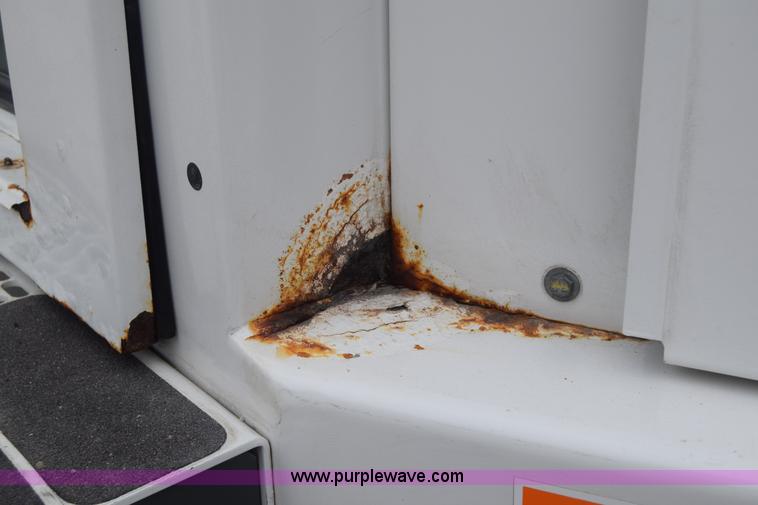 image for item J6681 2004 Elgin Pelican street sweeper