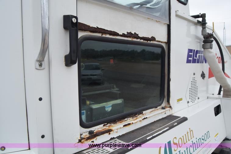 image for item J6681 2004 Elgin Pelican street sweeper