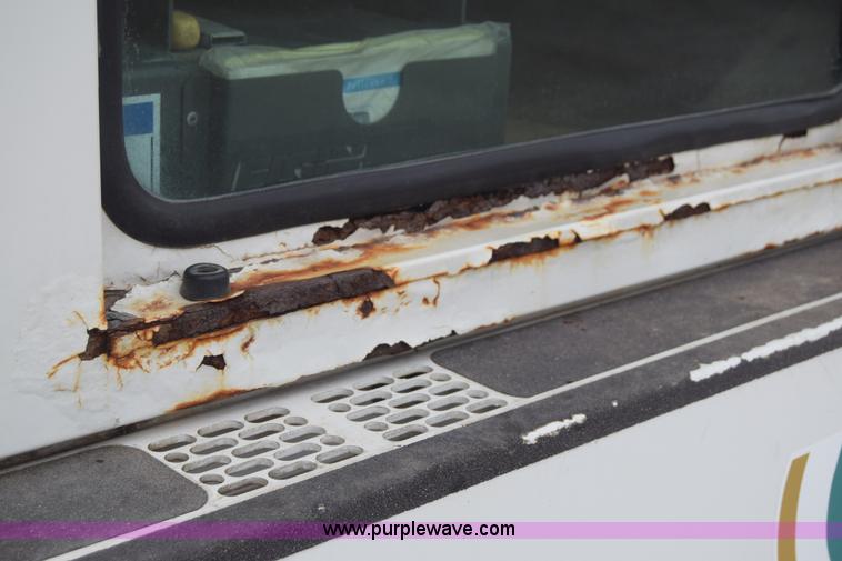 image for item J6681 2004 Elgin Pelican street sweeper