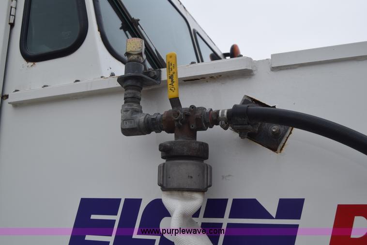 image for item J6681 2004 Elgin Pelican street sweeper