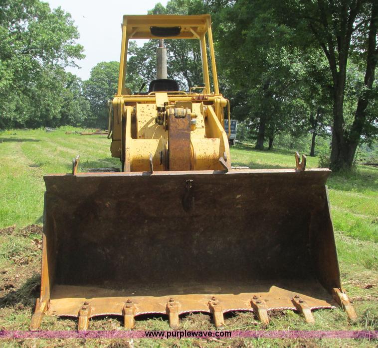 image for item J8534 1984 Caterpillar 953 track loader