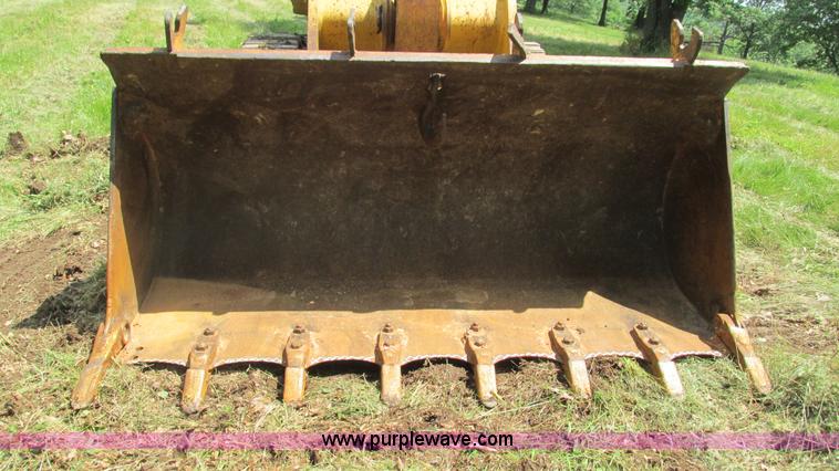 image for item J8534 1984 Caterpillar 953 track loader