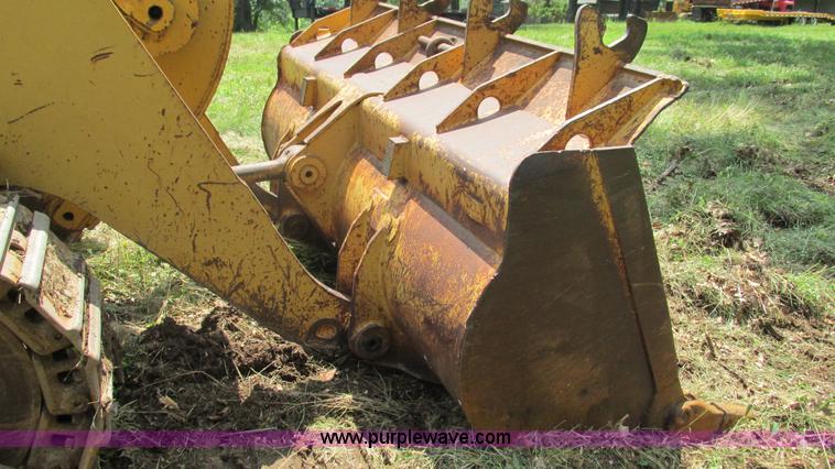 image for item J8534 1984 Caterpillar 953 track loader