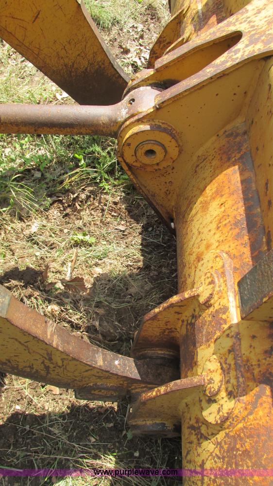 image for item J8534 1984 Caterpillar 953 track loader