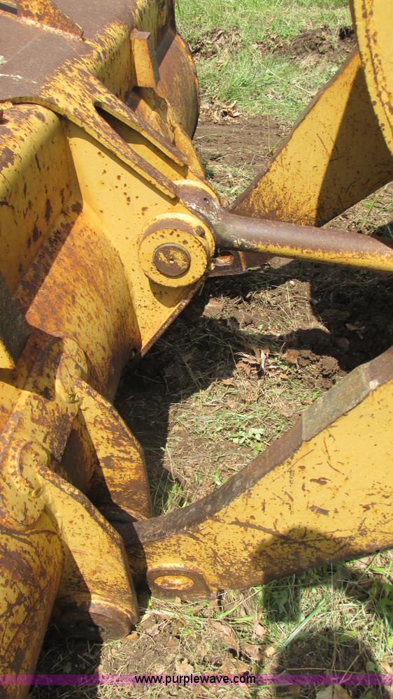 image for item J8534 1984 Caterpillar 953 track loader