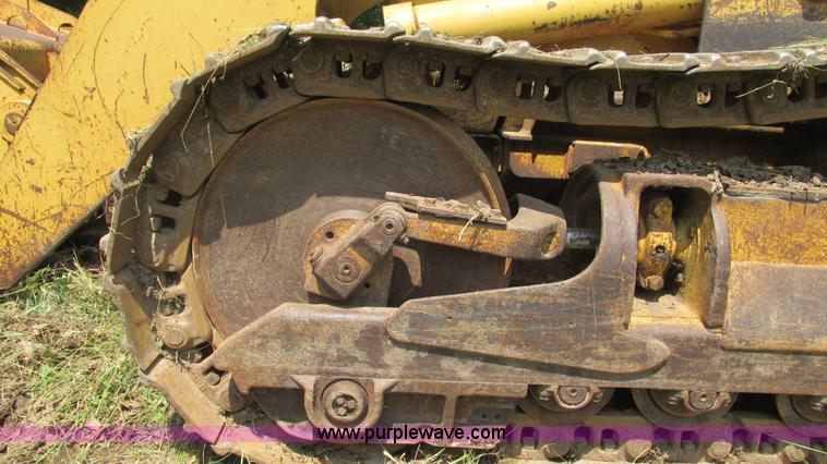 image for item J8534 1984 Caterpillar 953 track loader