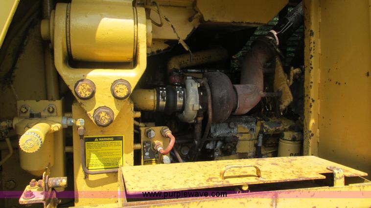 image for item J8534 1984 Caterpillar 953 track loader