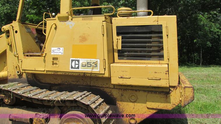 image for item J8534 1984 Caterpillar 953 track loader
