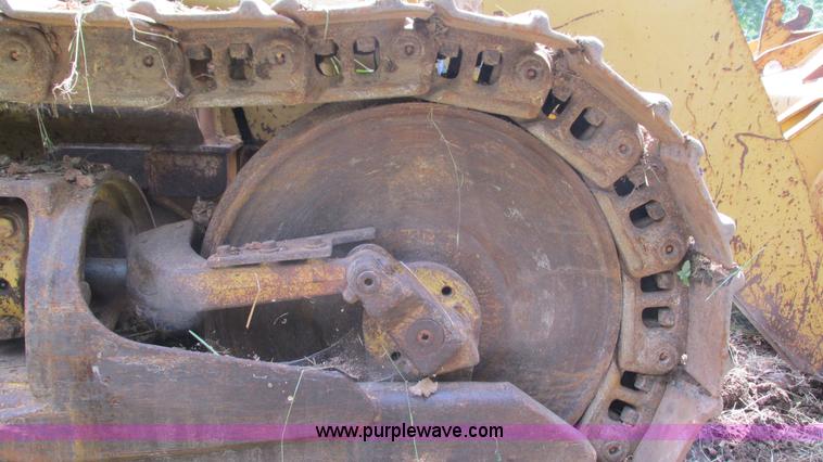 image for item J8534 1984 Caterpillar 953 track loader