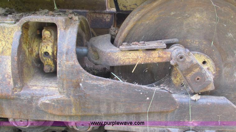 image for item J8534 1984 Caterpillar 953 track loader