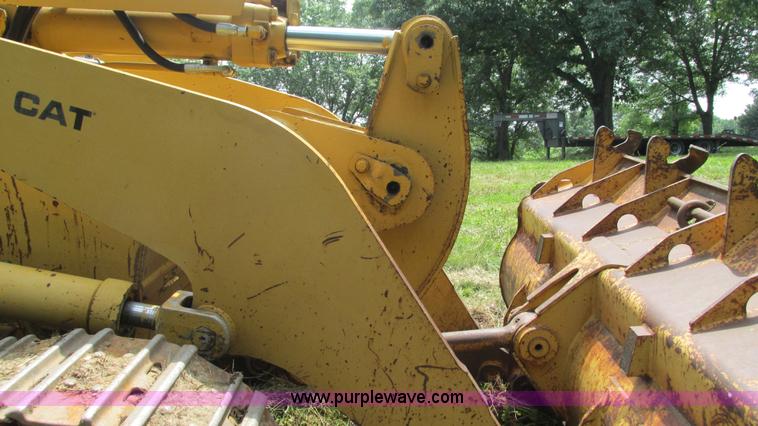 image for item J8534 1984 Caterpillar 953 track loader
