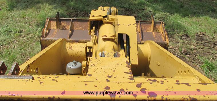 image for item J8534 1984 Caterpillar 953 track loader