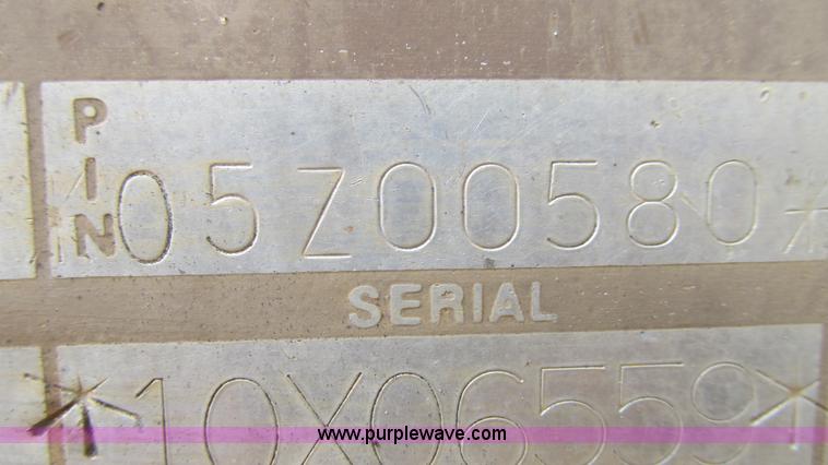 image for item J8534 1984 Caterpillar 953 track loader