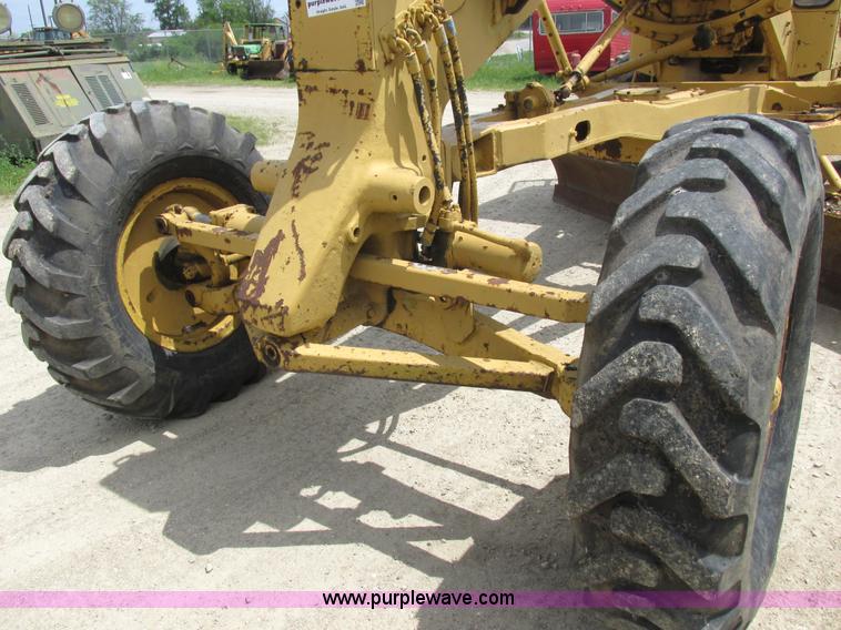 image for item K2125 1986 Caterpillar 12F motor grader