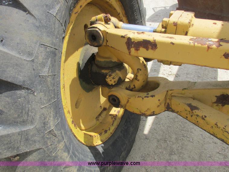 image for item K2125 1986 Caterpillar 12F motor grader