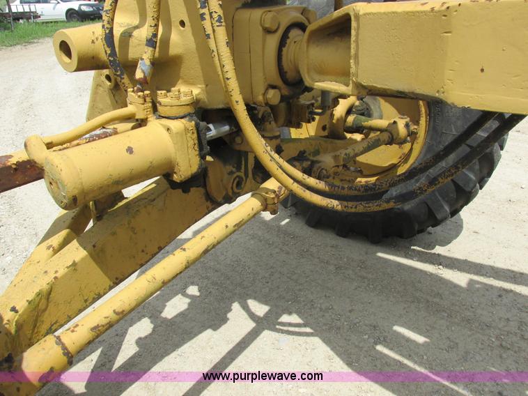 image for item K2125 1986 Caterpillar 12F motor grader