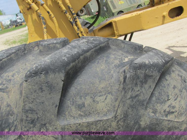 image for item K2125 1986 Caterpillar 12F motor grader