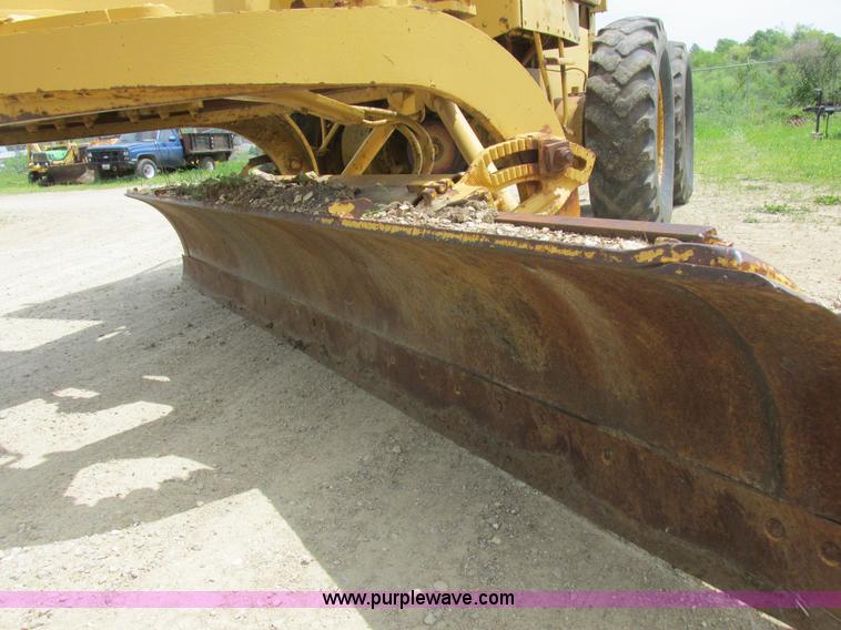 image for item K2125 1986 Caterpillar 12F motor grader