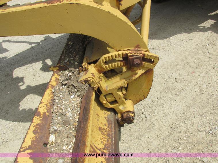image for item K2125 1986 Caterpillar 12F motor grader