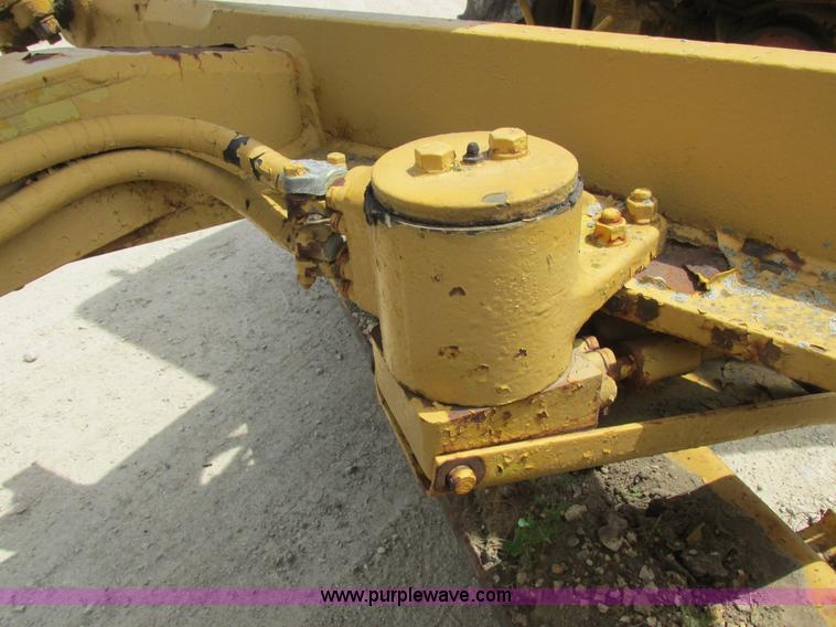 image for item K2125 1986 Caterpillar 12F motor grader