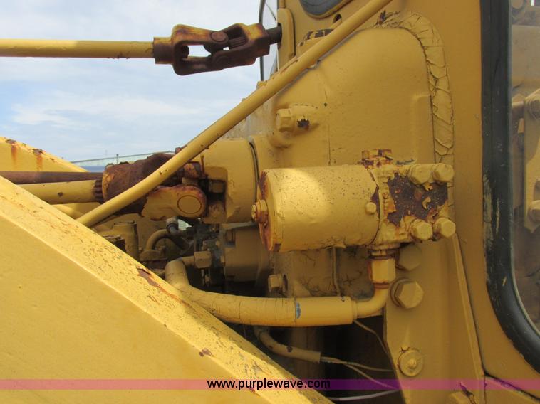 image for item K2125 1986 Caterpillar 12F motor grader