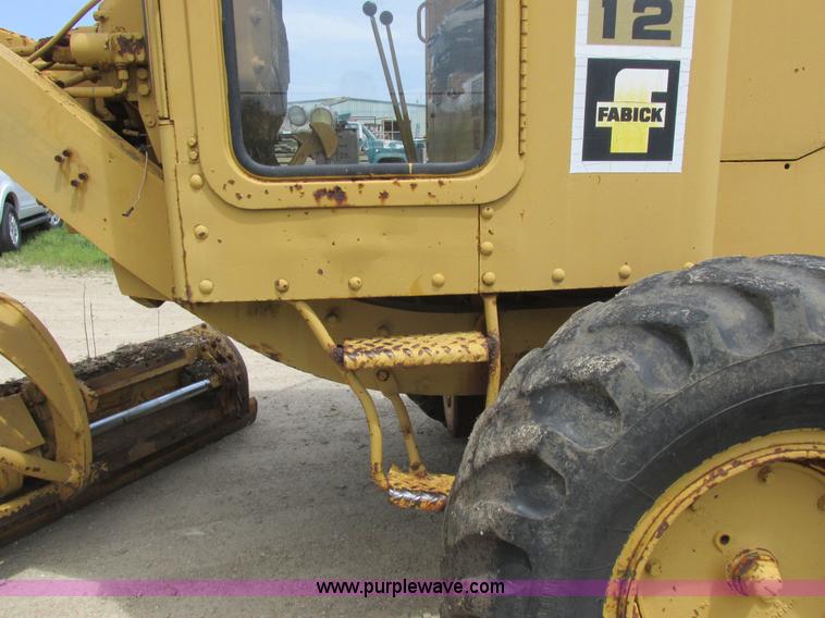 image for item K2125 1986 Caterpillar 12F motor grader