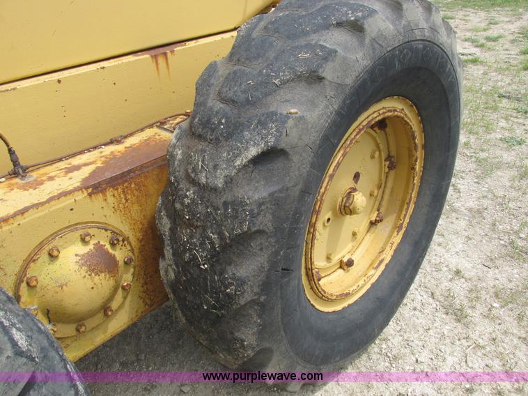 image for item K2125 1986 Caterpillar 12F motor grader