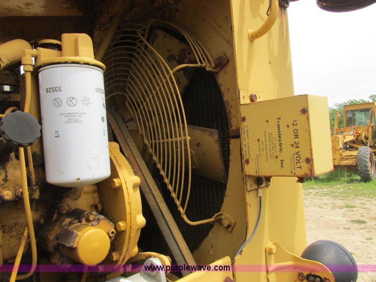 image for item K2125 1986 Caterpillar 12F motor grader