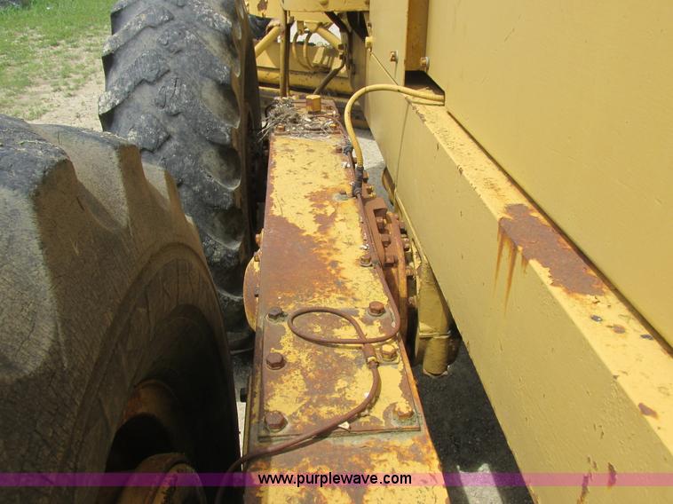 image for item K2125 1986 Caterpillar 12F motor grader
