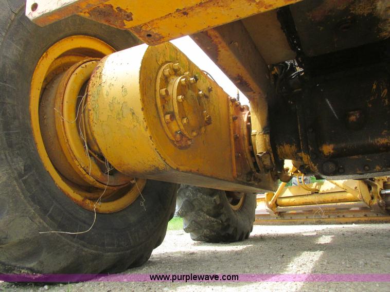 image for item K2125 1986 Caterpillar 12F motor grader